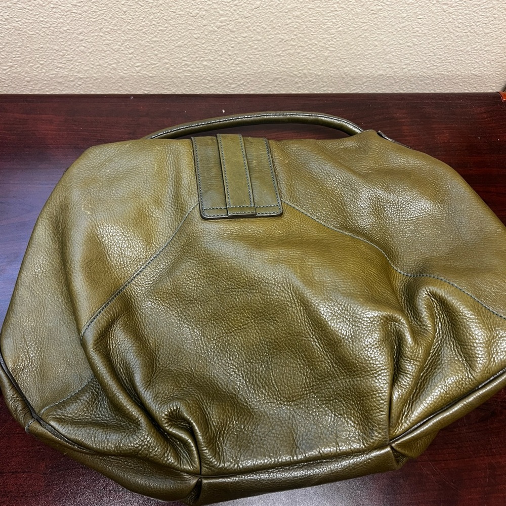 Salvatore Ferragamo olive shoulder bag with tassel - Picture 2 of 7